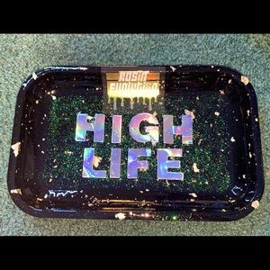 Custom rolling trays